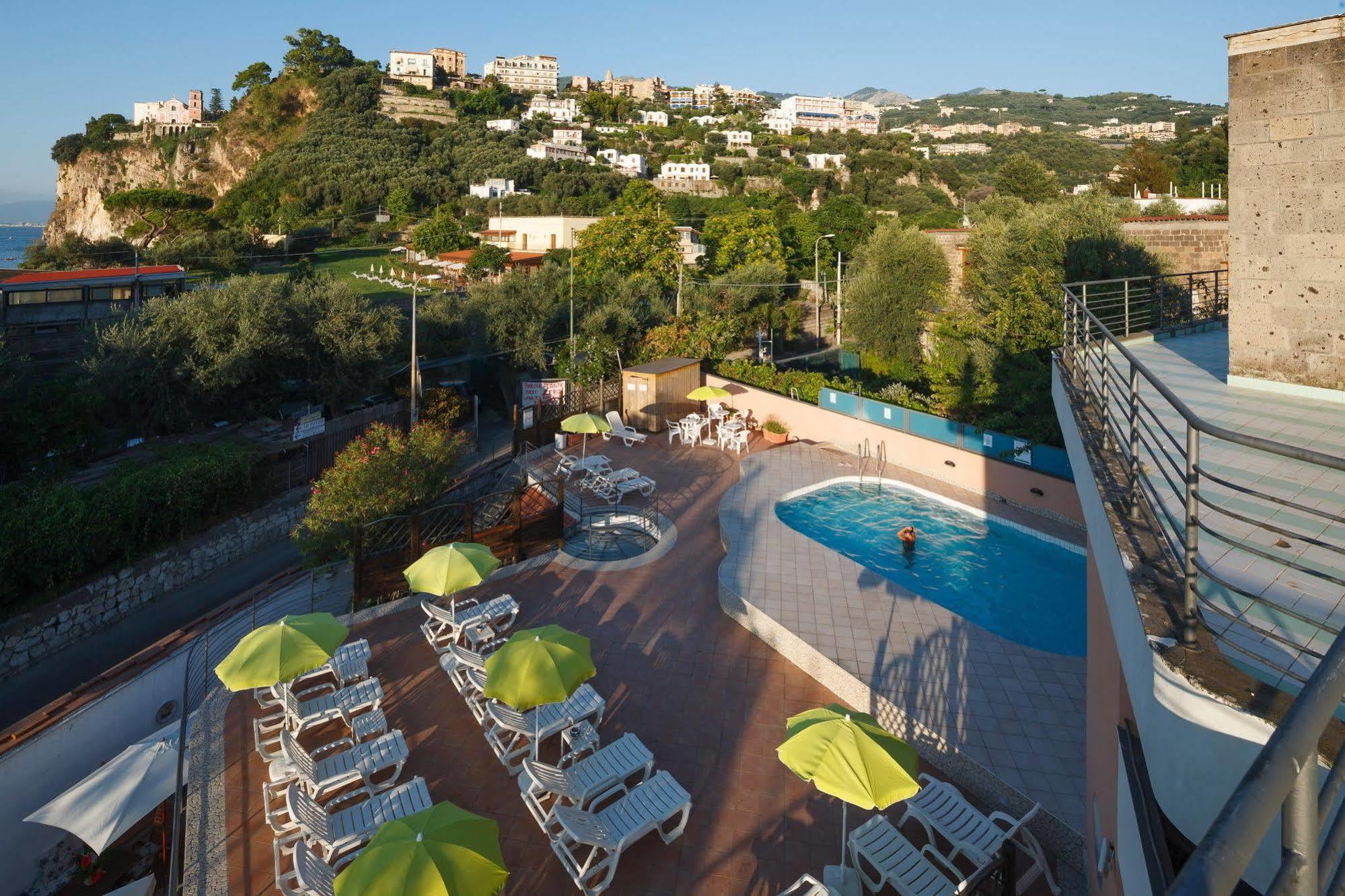 Eden Bleu Hotel 4*